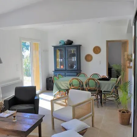 Holiday home Maison Bois Confort Proche Du Et De L'ocean